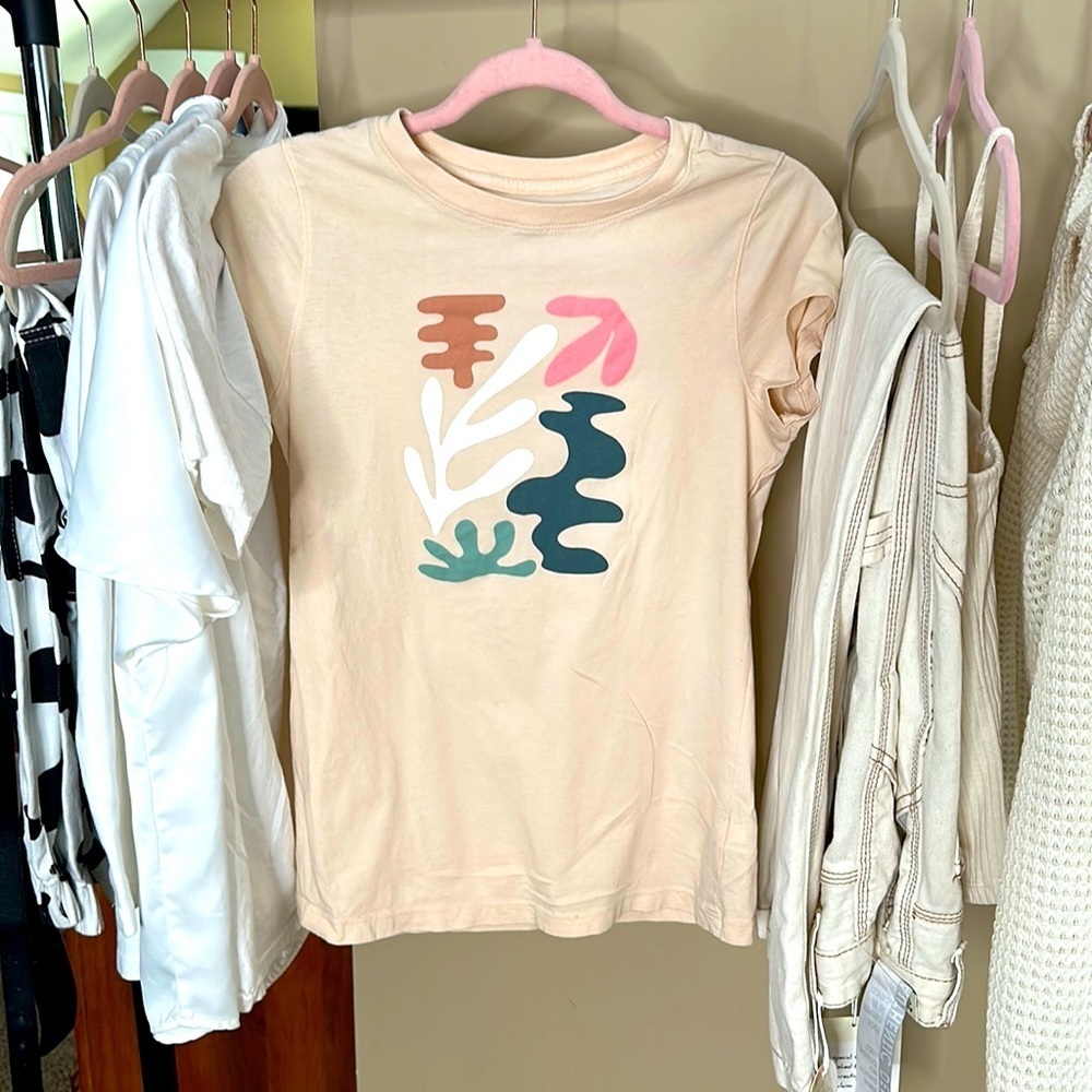 Universal Threads Tshirt